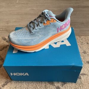 NIB - HOKA Clifton 9 Wide - W 6.5